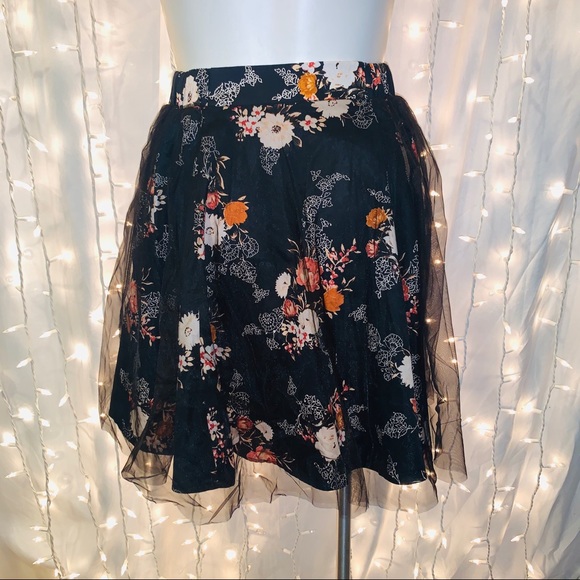 🆕 TORRID ⭐️ Floral Print Mesh Skater Skirt - Picture 8 of 13